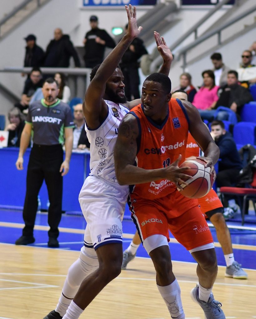 Echipa masculina de baschet CSM Oradea intalneste CSM Galati
