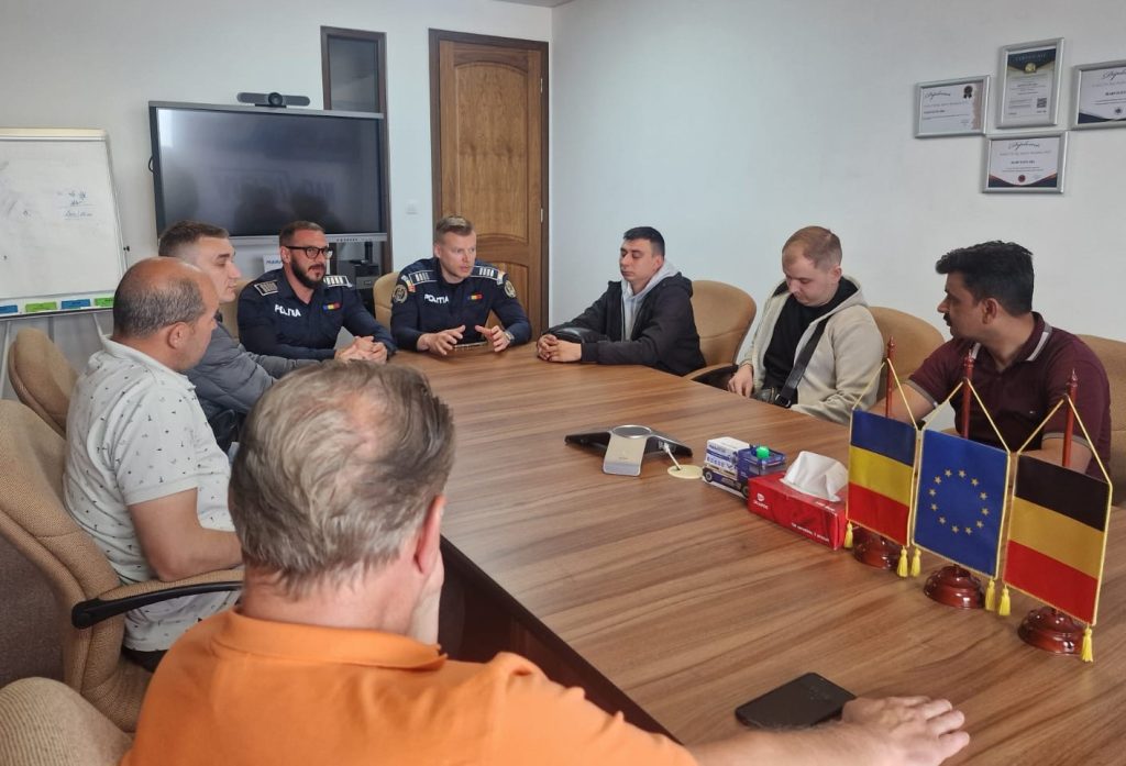 Cetatenii straini din Oradea au primit informatii despre regulile de circulatie
