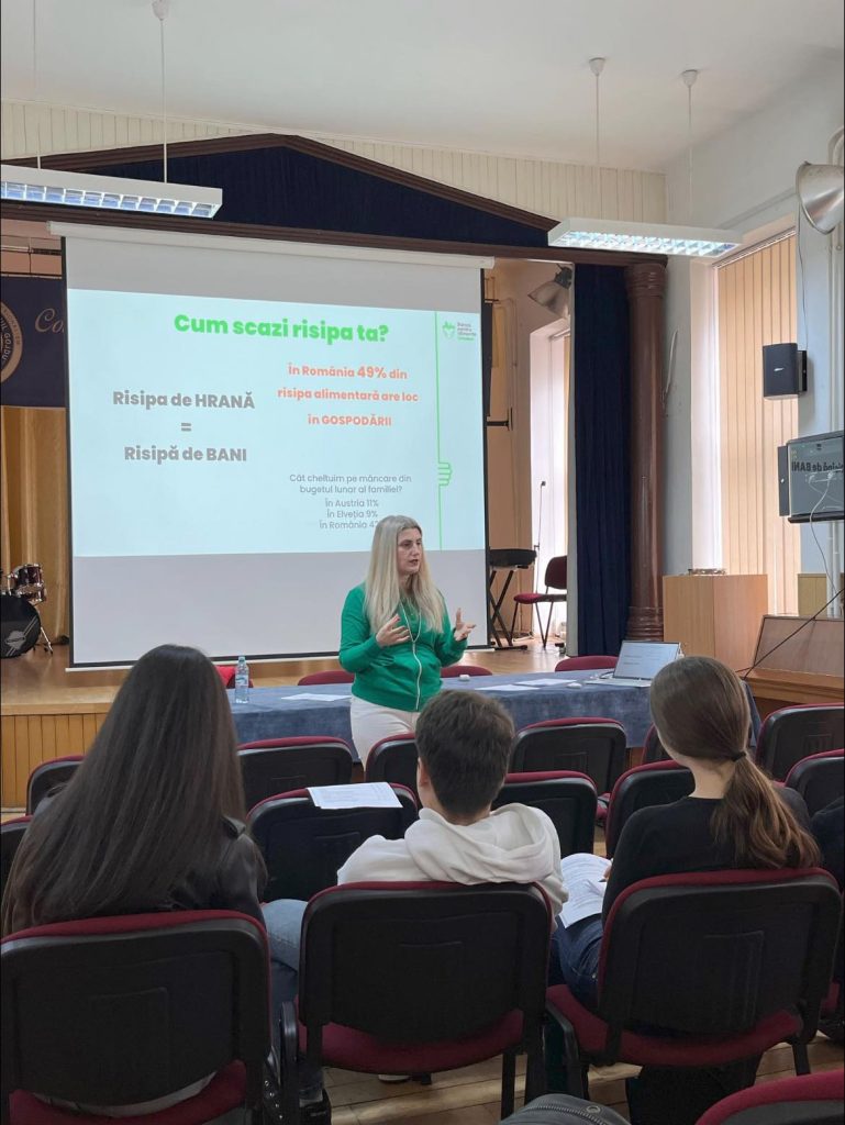 Educatie pentru viitor proiectul Gata cu risipa la Colegiul National Emanuil Gojdu Oradea