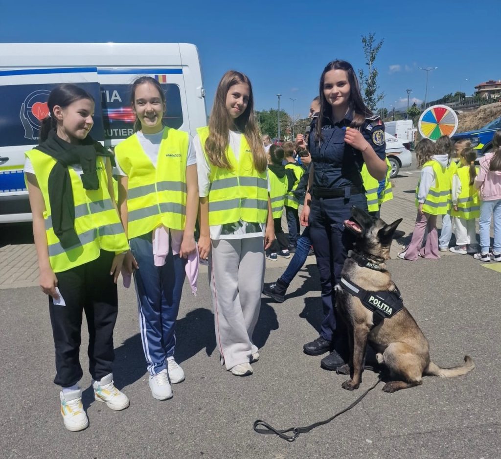 Patrule scolare jocuri si concursuri in prima zi a Saptamanii Prevenirii Criminalitatii
