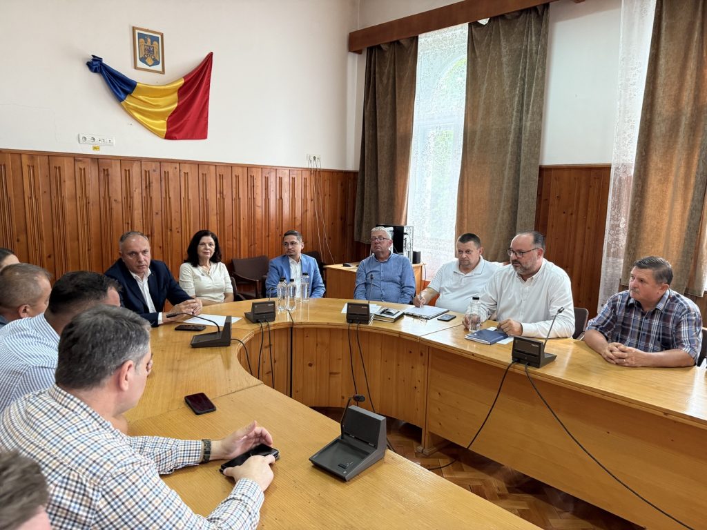 Prefectul Marcel Dragos promoveaza dialogul pentru solutii locale