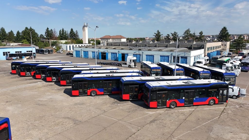 Oradea primeste al cincilea tramvai nou si opt autobuze electrice