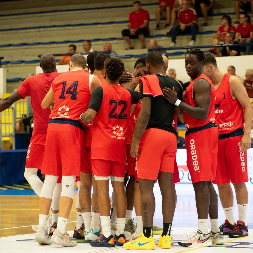 Amical CSM CSU Oradea a pierdut cu Szolnoki 65 75
