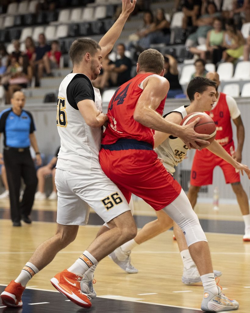 Amical Leii Rosii joaca impotriva CSM Targu Mures